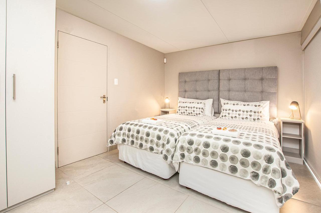 The Guinea Fowl Apartment Reebok ภายนอก รูปภาพ